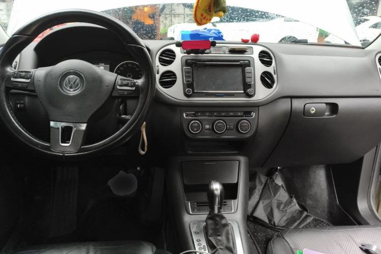Used Volkswagen Tiguan 2013 1.8TSI Automatic Two-Wheel Drive Luxury Model Center Console