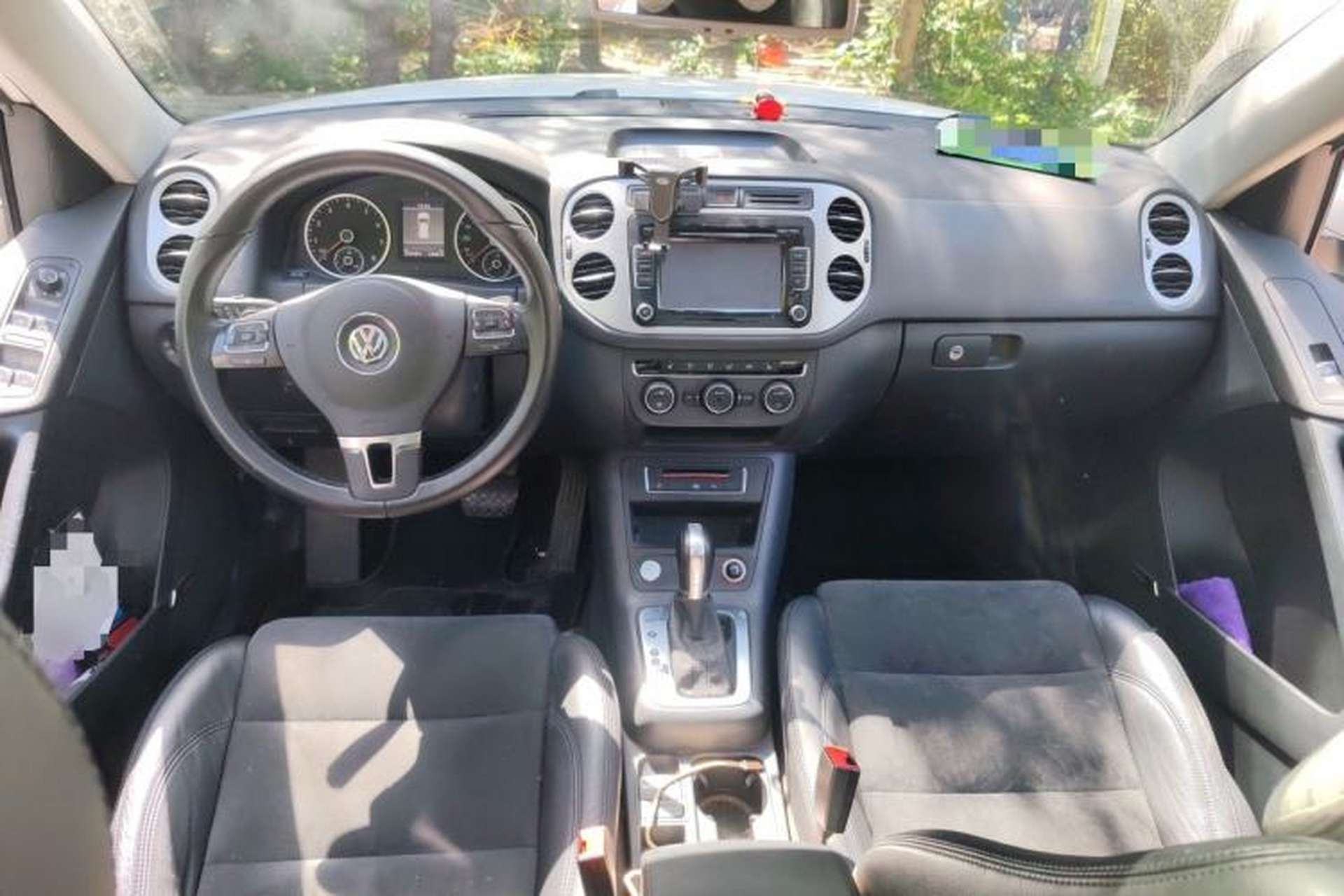 Used Volkswagen Tiguan 2013 2.0 TSI Automatic All-Wheel-Drive Flagship Edition Center Console