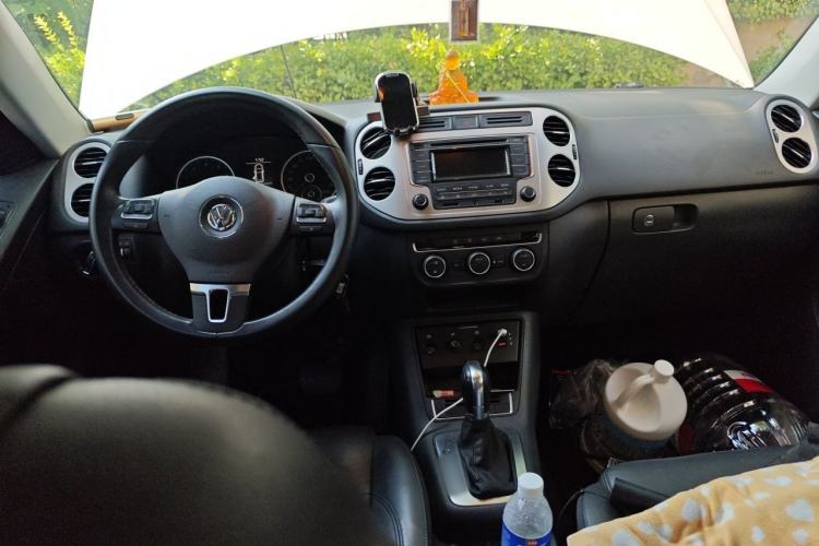 Used Volkswagen Tiguan 2013 1.8 TSI Automatic Two-Wheel Drive Comfort Edition Center Console