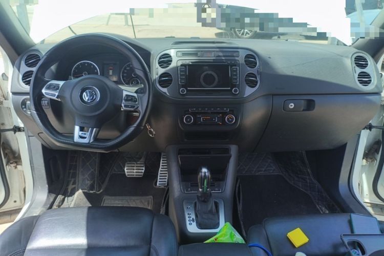 Used Volkswagen Tiguan  Center Console