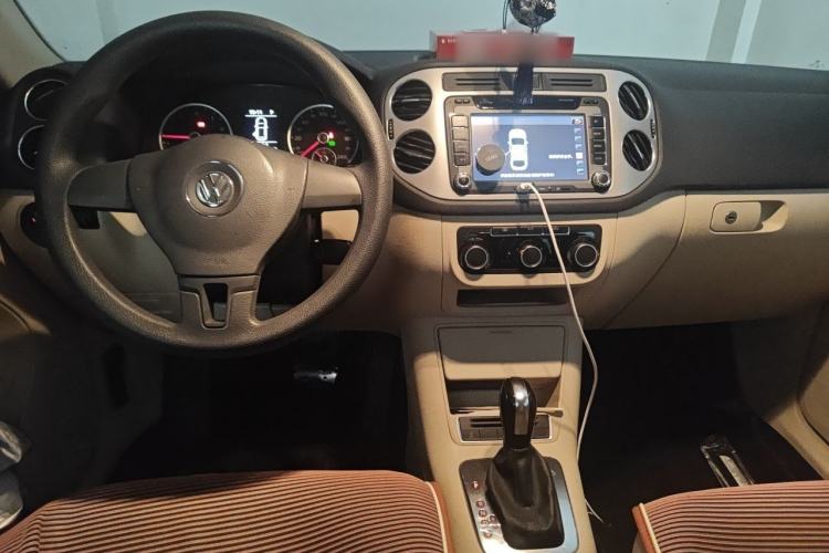 Used Volkswagen Tiguan 2013 1.8TSI Automatic Two-Wheel Drive Trend Edition Center Console