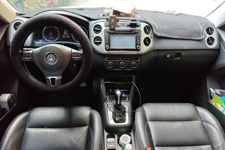 Used Volkswagen Tiguan 2013 1.8 TSI Automatic Two-Wheel Drive Comfort Edition Center Console