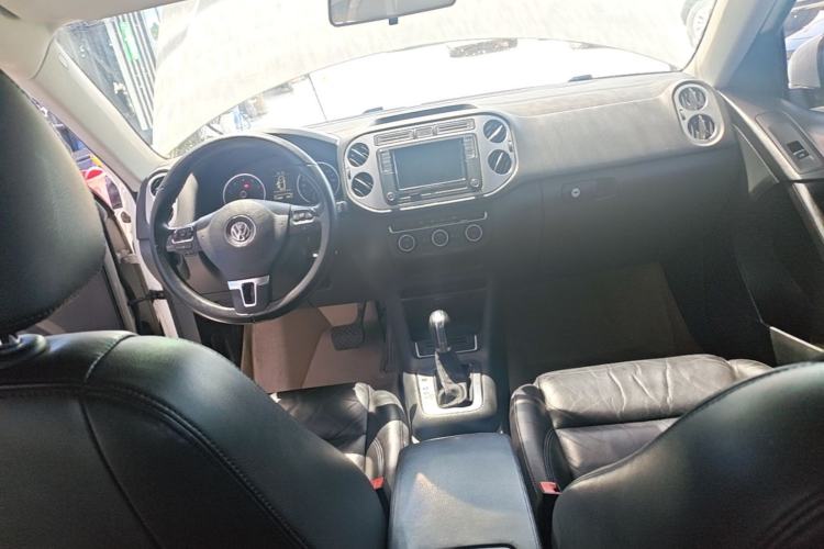 Used Volkswagen Tiguan 2013 1.8 TSI Automatic Two-Wheel Drive Comfort Edition Center Console