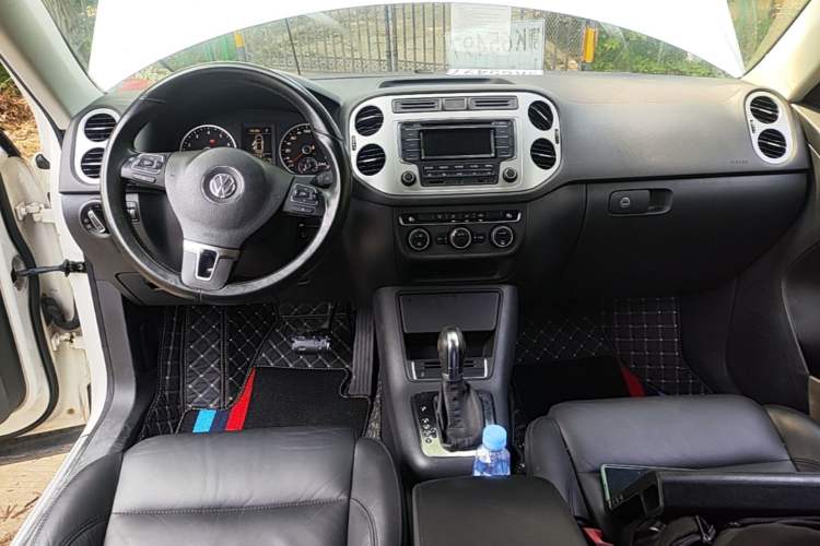 Used Volkswagen Tiguan 2013 1.8 TSI Automatic Two-Wheel Drive Comfort Edition Center Console