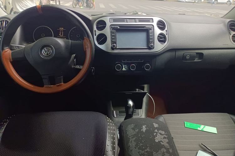 Used Volkswagen Tiguan 2013 1.8TSI Automatic Two-Wheel Drive Trend Edition Center Console