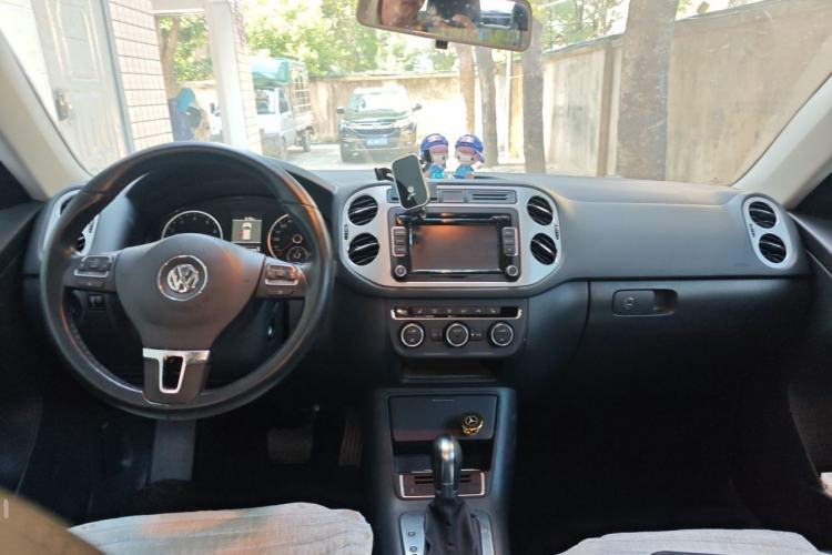 Used Volkswagen Tiguan 2013 1.8TSI Automatic Two-Wheel Drive Luxury Model Center Console