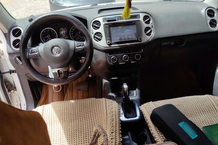 Used Volkswagen Tiguan 2013 1.8 TSI Automatic Two-Wheel Drive Comfort Edition Center Console