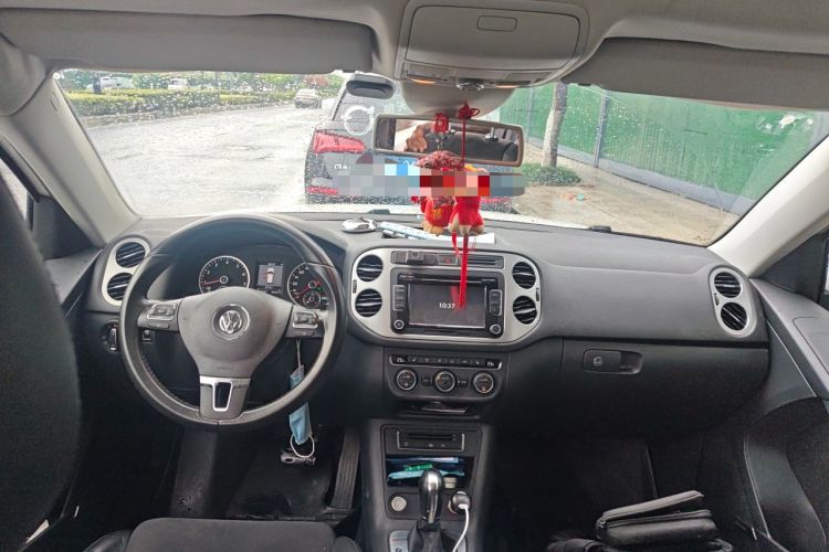 Used Volkswagen Tiguan 2013 2.0 TSI Automatic All-Wheel-Drive Flagship Edition Center Console