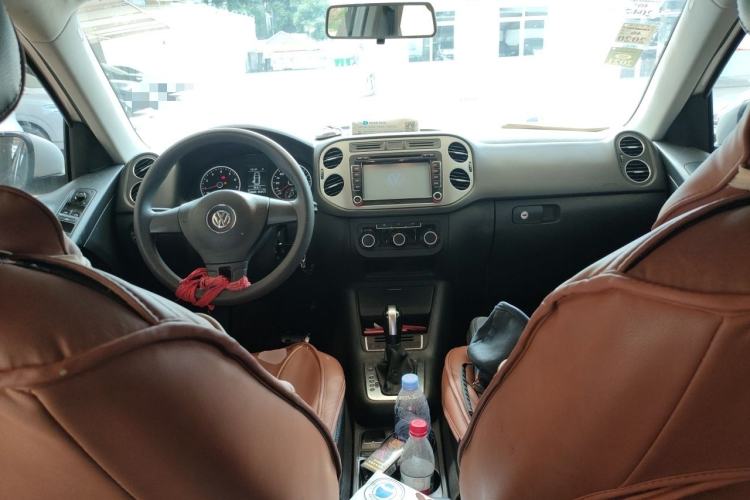 Used Volkswagen Tiguan 2013 1.8TSI Automatic Two-Wheel Drive Trend Edition Center Console