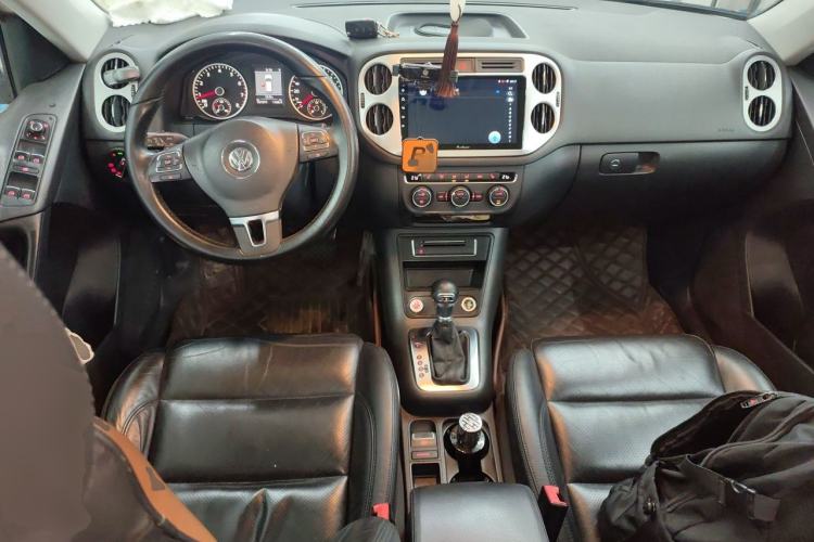 Used Volkswagen Tiguan 2013 1.8 TSI Automatic All-Wheel Drive Luxury Model Center Console