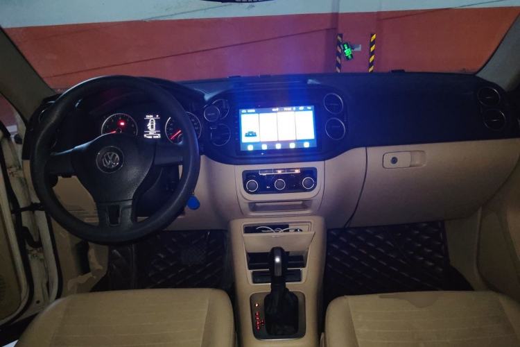 Used Volkswagen Tiguan 2013 1.8TSI Automatic Two-Wheel Drive Trend Edition Center Console