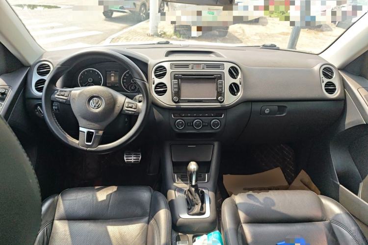 Used Volkswagen Tiguan 2013 2.0 TSI Automatic All-Wheel Drive Luxury Edition Center Console