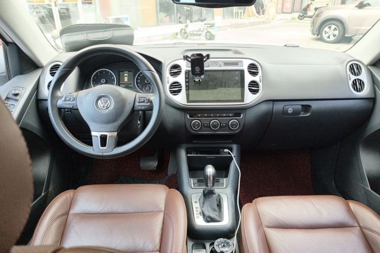 Used Volkswagen Tiguan 2013 1.8TSI Automatic Two-Wheel Drive Luxury Model Center Console