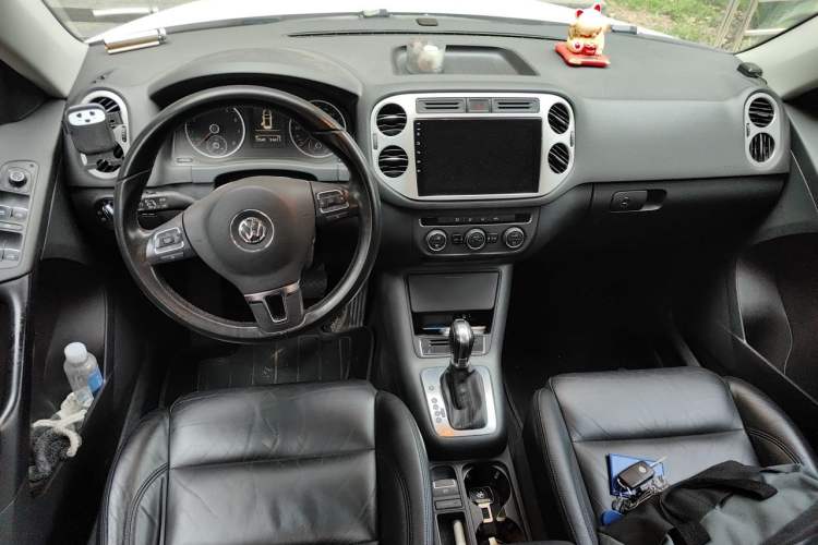 Used Volkswagen Tiguan 2013 1.8 TSI Automatic Two-Wheel Drive Comfort Edition Center Console