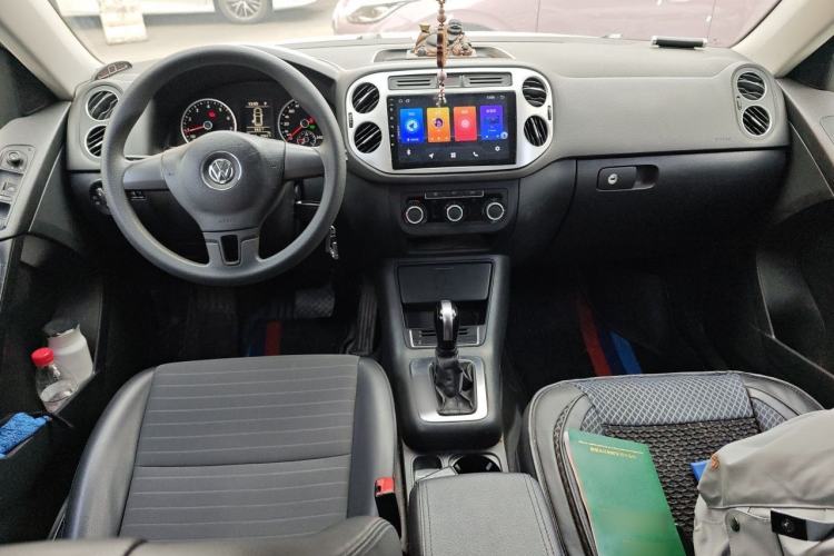 Used Volkswagen Tiguan 2013 1.8TSI Automatic Two-Wheel Drive Trend Edition Center Console