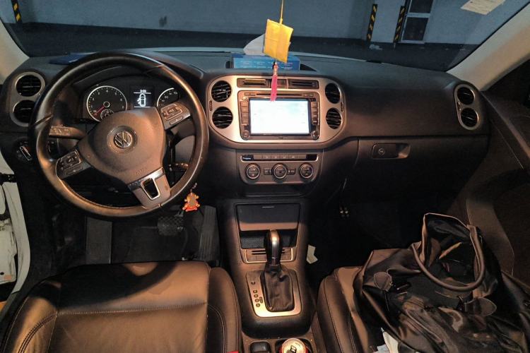 Used Volkswagen Tiguan 2013 1.8 TSI Automatic Two-Wheel Drive Comfort Edition Center Console