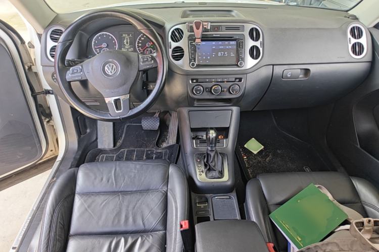 Used Volkswagen Tiguan 2013 1.8 TSI Automatic Two-Wheel Drive Comfort Edition Center Console