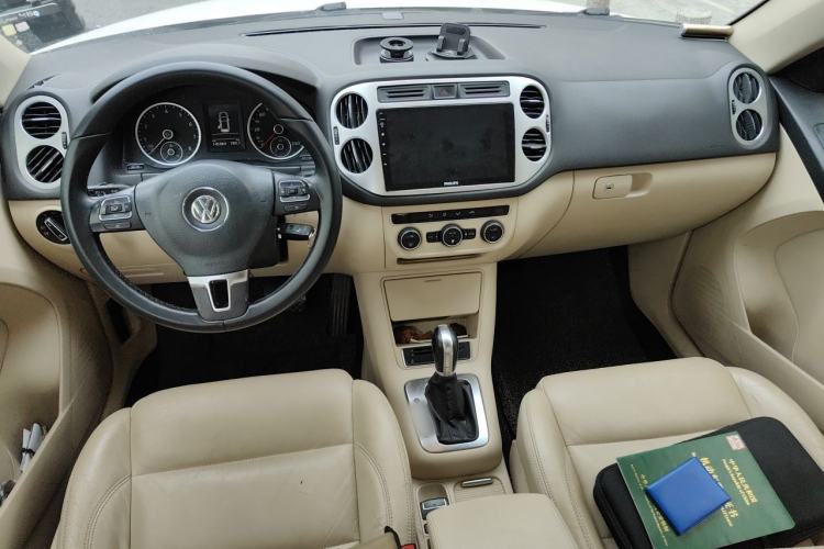 Used Volkswagen Tiguan 2013 1.8 TSI Automatic Two-Wheel Drive Comfort Edition Center Console