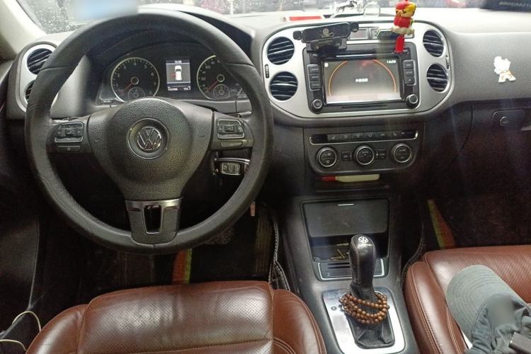Used Volkswagen Tiguan 2013 2.0 TSI Automatic All-Wheel Drive Luxury Edition Center Console