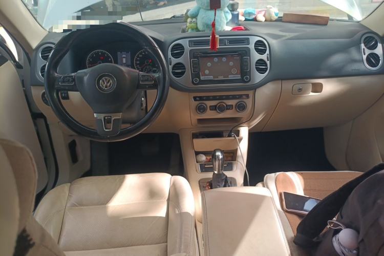 Used Volkswagen Tiguan 2013 1.8 TSI Automatic All-Wheel Drive Luxury Model Center Console