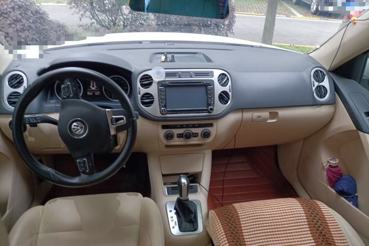 Used Volkswagen Tiguan 2013 1.8 TSI Automatic Two-Wheel Drive Comfort Edition Center Console