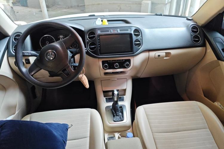 Used Volkswagen Tiguan 2013 1.8TSI Automatic Two-Wheel Drive Trend Edition Center Console