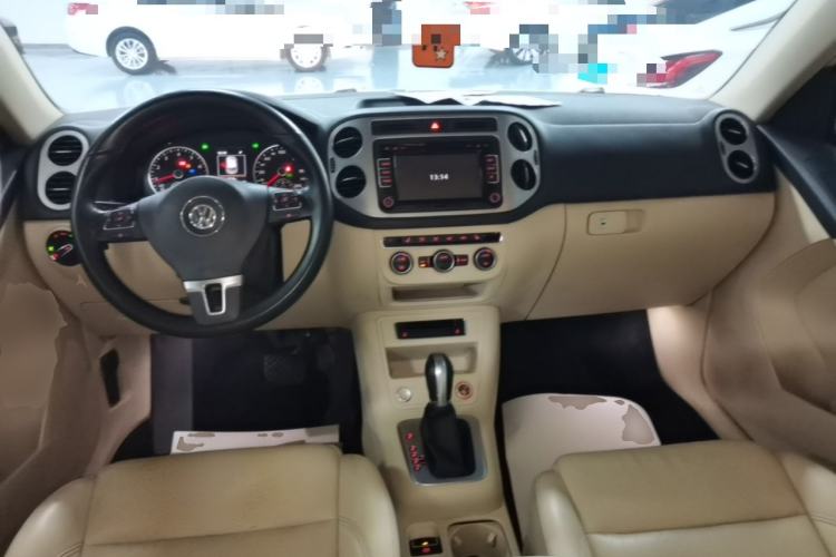 Used Volkswagen Tiguan 2013 1.8TSI Automatic Two-Wheel Drive Luxury Model Center Console