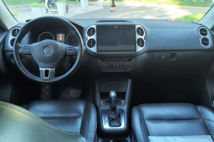Used Volkswagen Tiguan 2013 1.8TSI Automatic Two-Wheel Drive Luxury Model Center Console