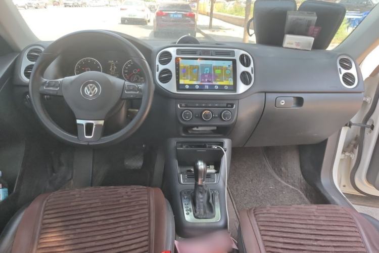 Used Volkswagen Tiguan 2013 1.8TSI Automatic All-Wheel-Drive Comfort Edition Center Console