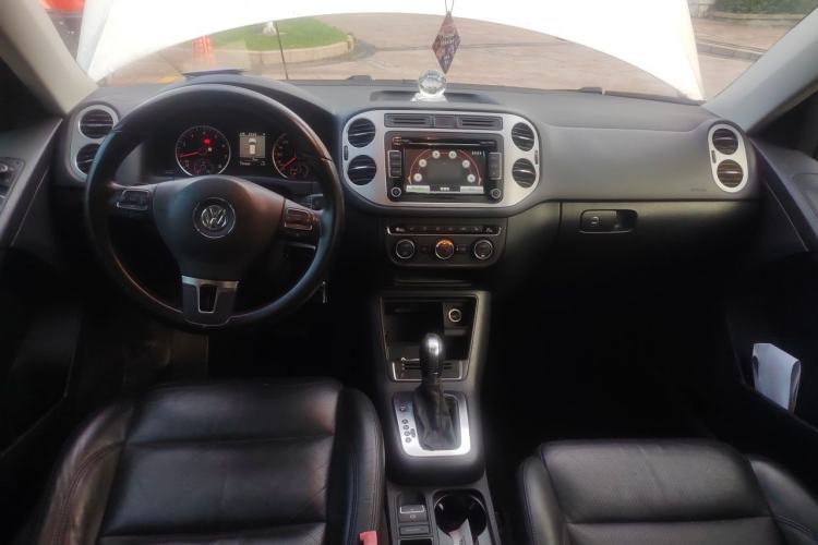 Used Volkswagen Tiguan 2013 1.8 TSI Automatic All-Wheel Drive Luxury Model Center Console