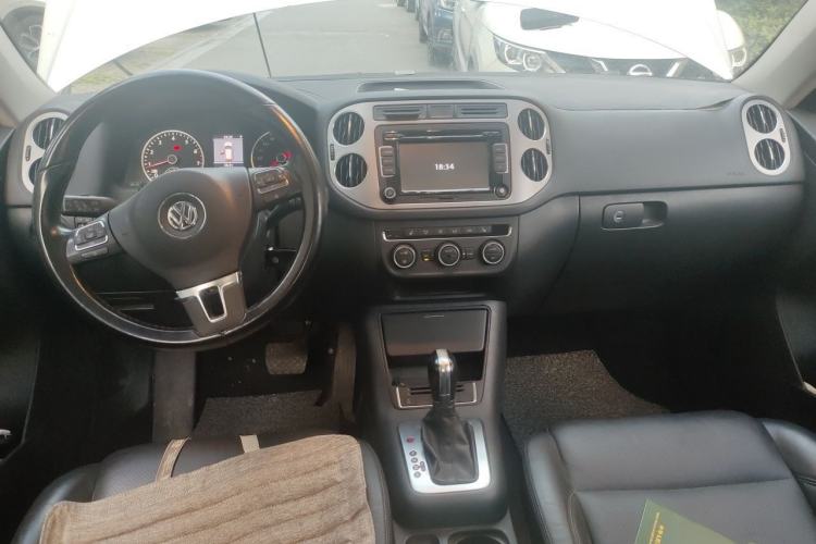 Used Volkswagen Tiguan 2013 1.8 TSI Automatic Two-Wheel Drive Comfort Edition Center Console