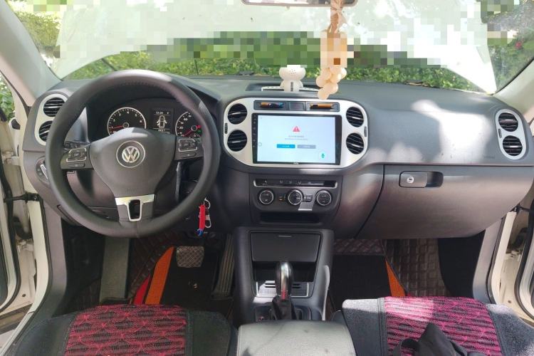 Used Volkswagen Tiguan 2013 1.8 TSI Automatic Two-Wheel Drive Comfort Edition Center Console
