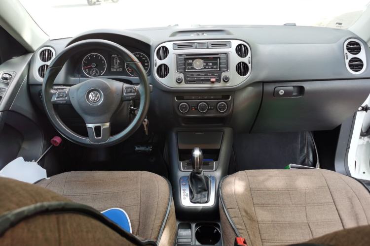Used Volkswagen Tiguan 2013 1.8TSI Automatic All-Wheel-Drive Comfort Edition Center Console
