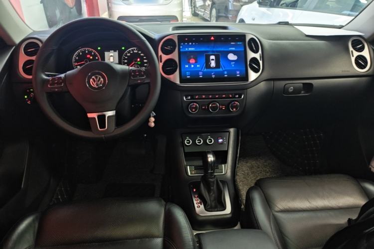 Used Volkswagen Tiguan 2013 1.8 TSI Automatic All-Wheel Drive Luxury Model Center Console