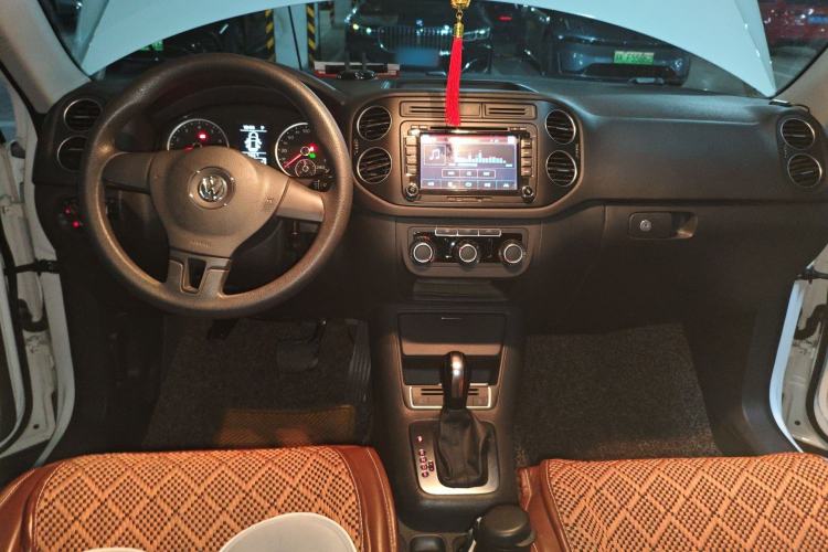 Used Volkswagen Tiguan 2013 1.8TSI Automatic Two-Wheel Drive Trend Edition Center Console