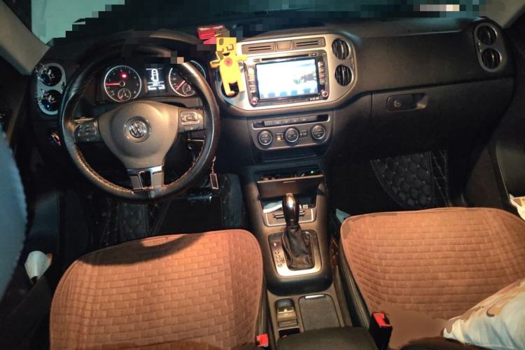 Used Volkswagen Tiguan 2013 1.8 TSI Automatic Two-Wheel Drive Comfort Edition Center Console