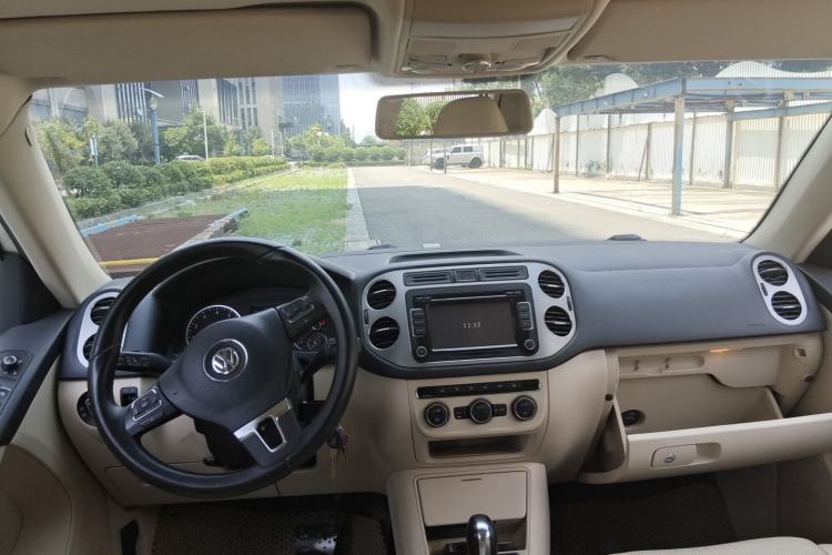 Used Volkswagen Tiguan 2013 1.8TSI Automatic Two-Wheel Drive Luxury Model Center Console