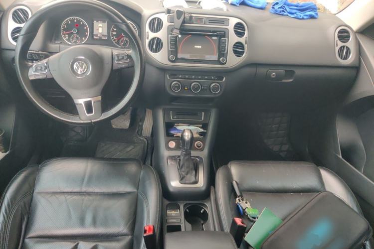 Used Volkswagen Tiguan 2013 1.8 TSI Automatic All-Wheel Drive Luxury Model Center Console