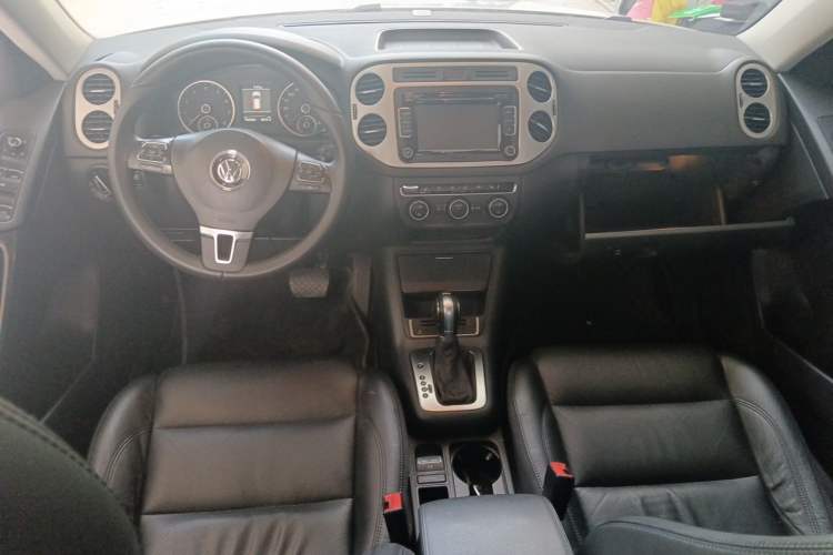 Used Volkswagen Tiguan 2013 1.8TSI Automatic Two-Wheel Drive Luxury Model Center Console