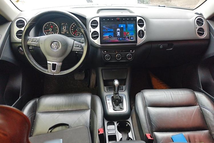 Used Volkswagen Tiguan 2013 1.8TSI Automatic All-Wheel-Drive Comfort Edition Center Console