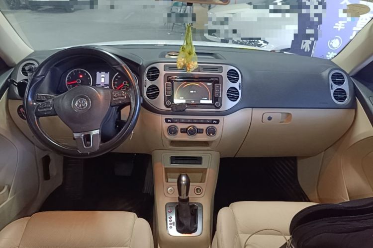 Used Volkswagen Tiguan 2013 2.0 TSI Automatic All-Wheel Drive Luxury Edition Center Console