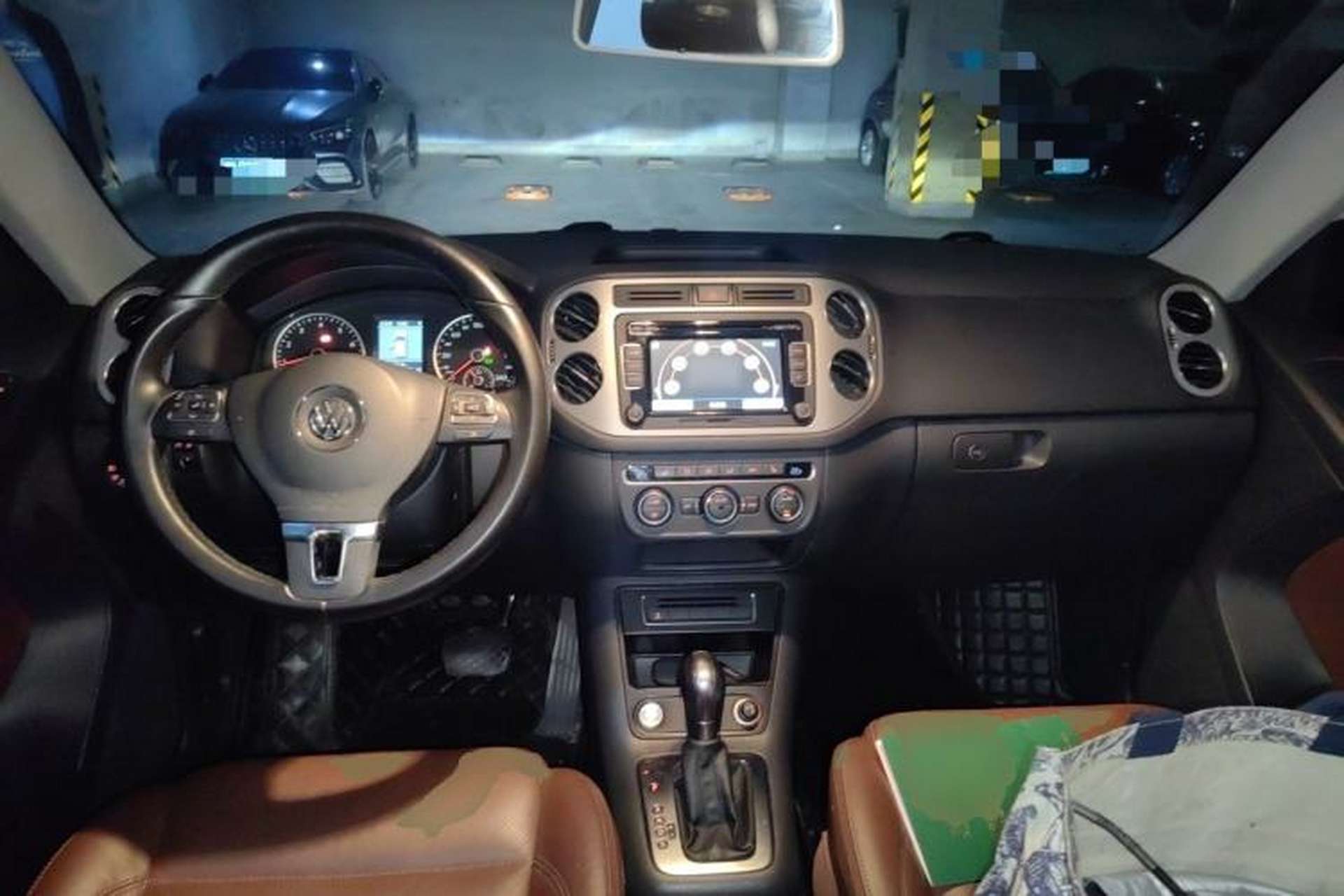 Used Volkswagen Tiguan 2013 2.0 TSI Automatic All-Wheel Drive Luxury Edition Center Console