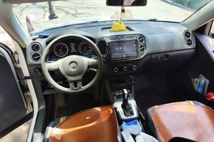 Used Volkswagen Tiguan 2013 1.8TSI Automatic Two-Wheel Drive Trend Edition Center Console