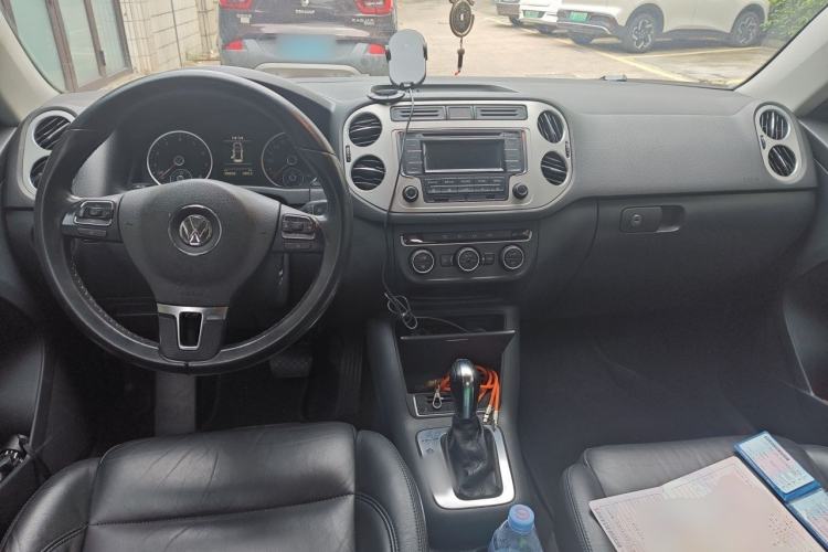 Used Volkswagen Tiguan 2013 1.8TSI Automatic All-Wheel-Drive Comfort Edition Center Console