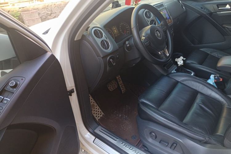 Used Volkswagen Tiguan 2013 1.8 TSI Automatic All-Wheel Drive Luxury Model Driver Seat