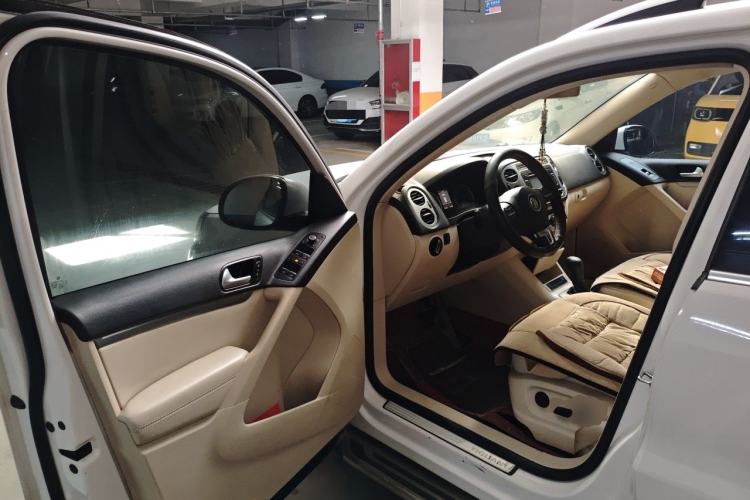 Used Volkswagen Tiguan 2013 1.8 TSI Automatic All-Wheel Drive Luxury Model Driver Seat