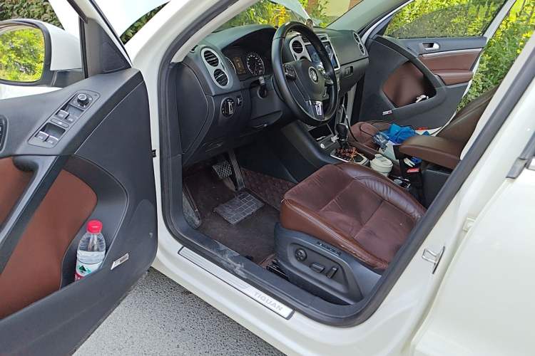 Used Volkswagen Tiguan 2013 2.0 TSI Automatic All-Wheel-Drive Flagship Edition Driver Seat