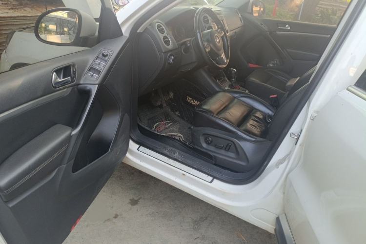 Used Volkswagen Tiguan 2013 2.0 TSI Automatic All-Wheel Drive Luxury Edition Driver Seat
