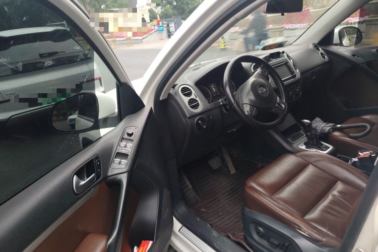 Used Volkswagen Tiguan 2013 2.0 TSI Automatic All-Wheel Drive Luxury Edition Driver Seat