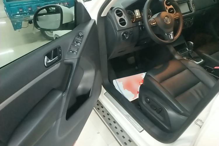 Used Volkswagen Tiguan 2013 1.8 TSI Automatic All-Wheel Drive Luxury Model Driver Seat